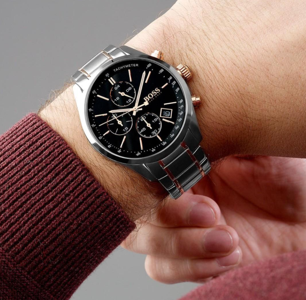 Montre acier pour homme au Maroc avec un cadran élégant.