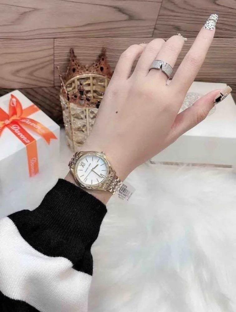 Montre Femme Michael Kors Mindy MK7078 Dorée, Cadran Nacre et Bracelet Pavé – Image 4