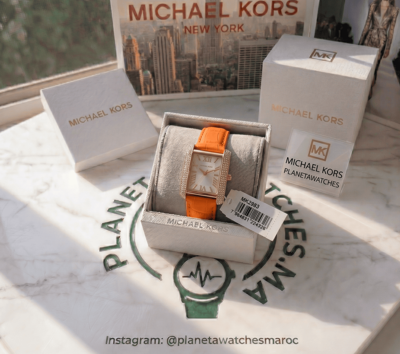 Montre Michael Kors Emery MK2983 – Dorée Pavé Cristaux & Cuir Orange Vif Femme – Image 4