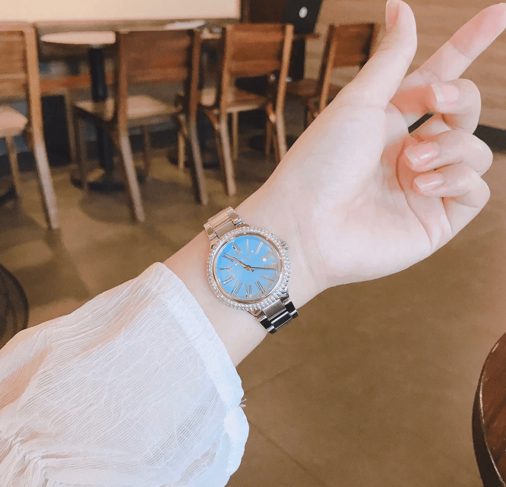 Montre Femme Michael Kors Taryn MK6563 Argentée 38mm, Lunette Pavée et Cadran Nacre Bleue – Image 3