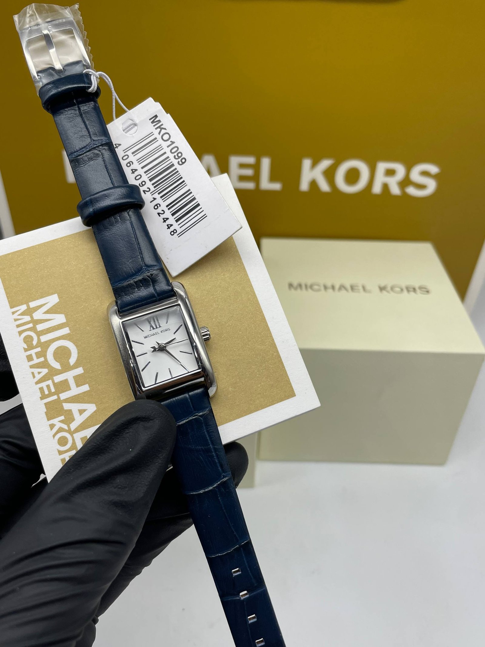 Montre Michael Kors Petite Monroe MKO1099 – Rectangulaire Argenté Cuir Bleu Marine (MKO1099) Femme - الصورة 2