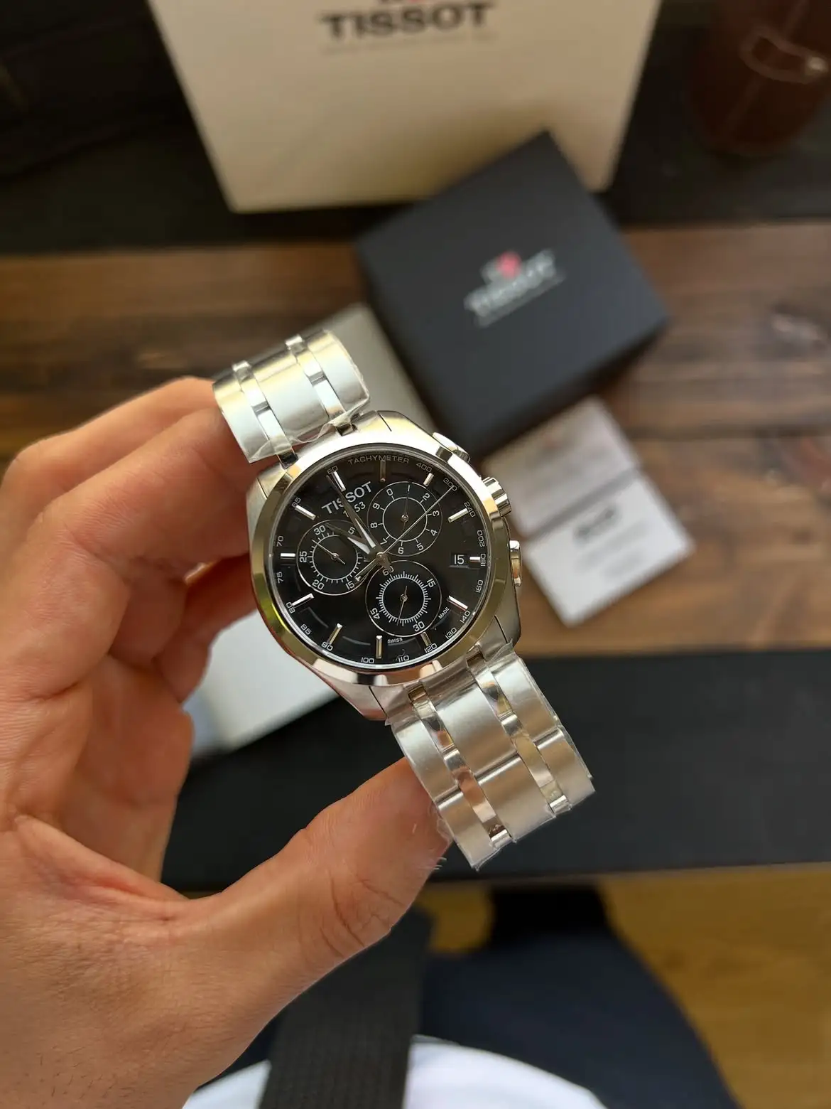 Montre Tissot Couturier Chronograph T035.617.11.051.00 Homme – Cadran Noir, Quartz Suisse – Image 4